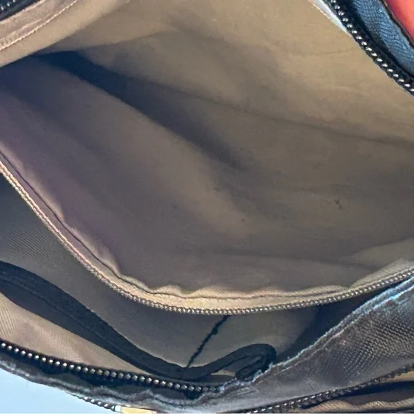 Mosey by baggallini Black Crossbody Travel Bag - Picture 4 of 13